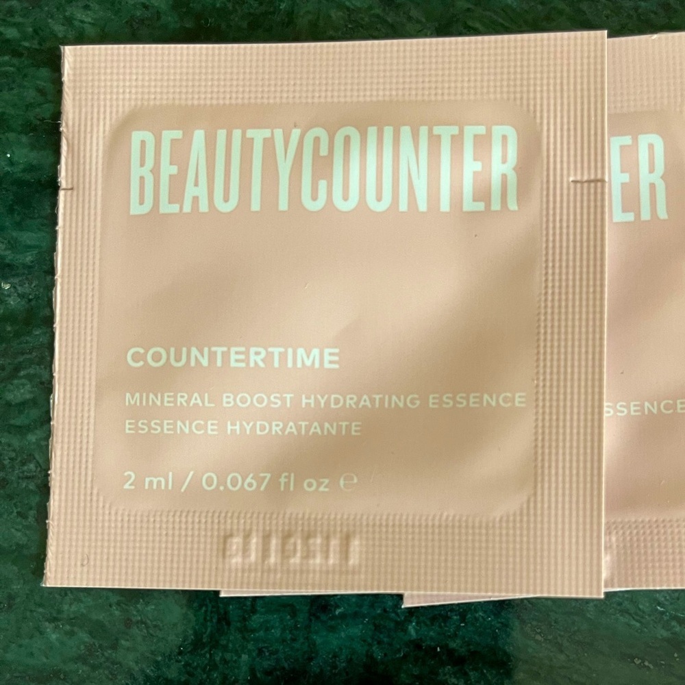 Beautycounter Countertime Mineral Boost
Hydrating Essence sample packs
